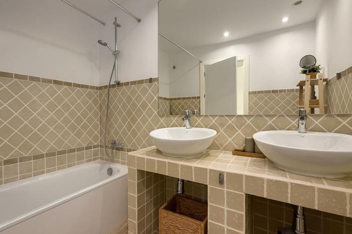 Image No.10-2 Bed Apartment for sale