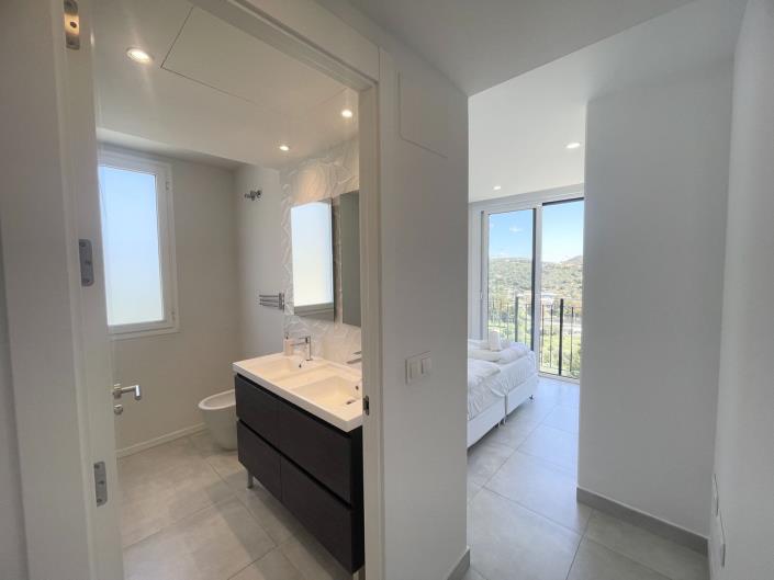 Image No.9-3 Bed Apartment for sale