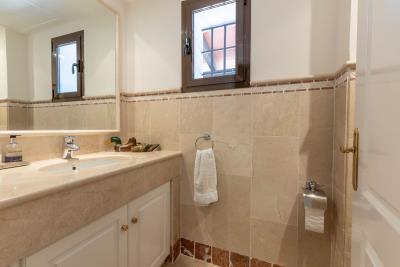 26-c684a62c9f160a1f90904dd925da0645