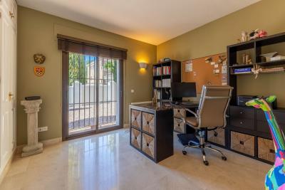 24-613bbc26f32d7013d348ef202dd30a43