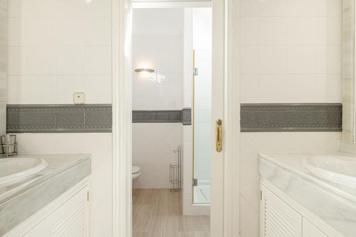 Image No.8-3 Bed Duplex for sale