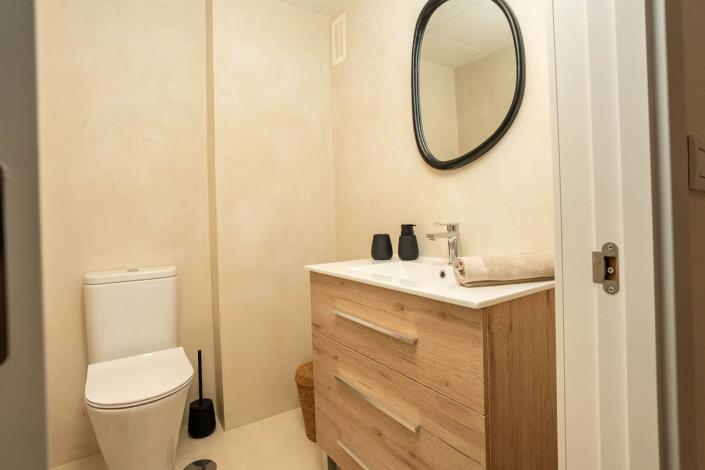 Image No.8-2 Bed Apartment for sale