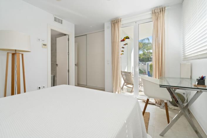 Image No.8-3 Bed Villa / Detached for sale