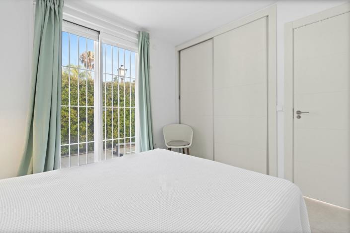 Image No.11-3 Bed Villa / Detached for sale