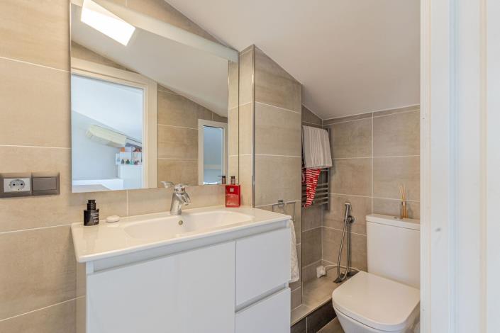 Image No.9-5 Bed Townhouse for sale