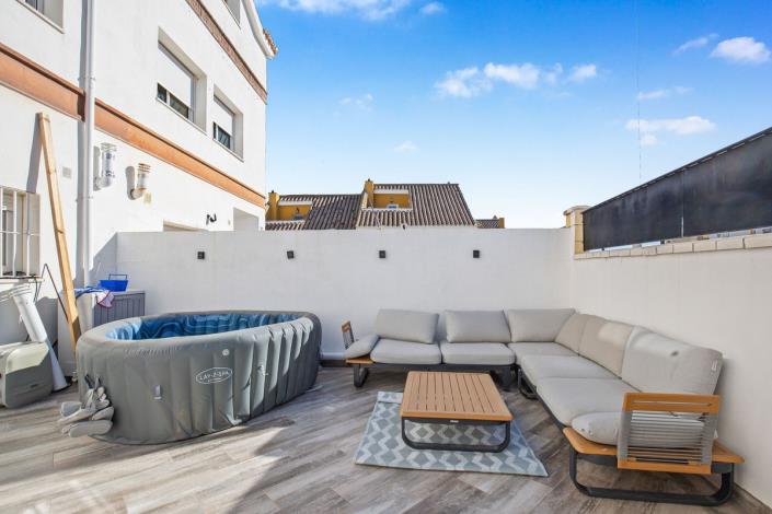 Image No.19-5 Bed Townhouse for sale