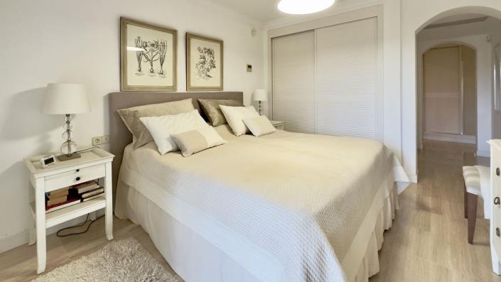 Image No.8-2 Bed Apartment for sale