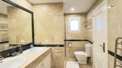 27-f6e8bc237ba13ac4c268badec6354f3d