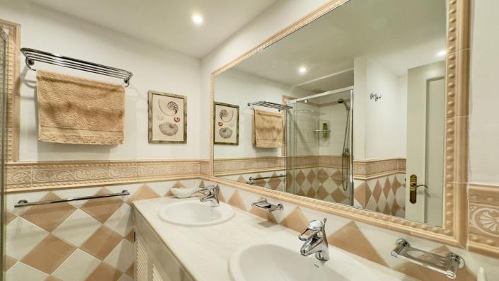 Image No.14-2 Bed Apartment for sale