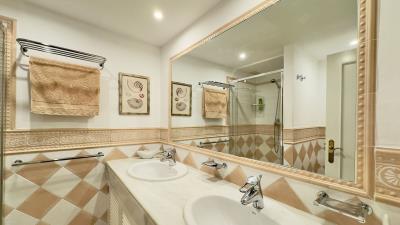 33-f37a7fab00fce6ff6b895520b67d6d6d