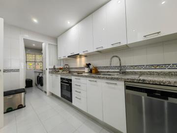 32-e7f90ea5feef5e01d64d74d6b6d8a834