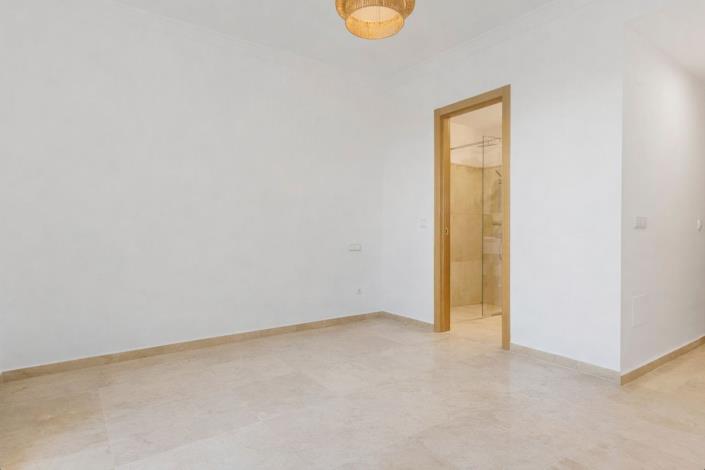 Image No.11-3 Bed Apartment for sale