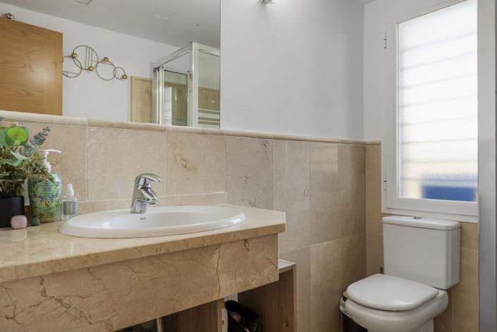 Image No.8-3 Bed Apartment for sale