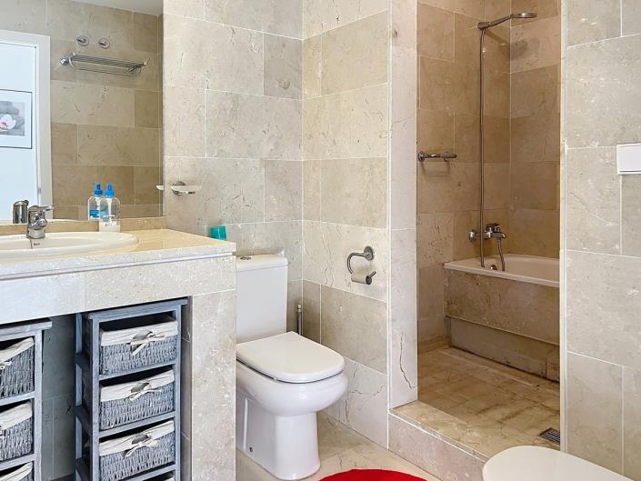 Image No.9-2 Bed Apartment for sale