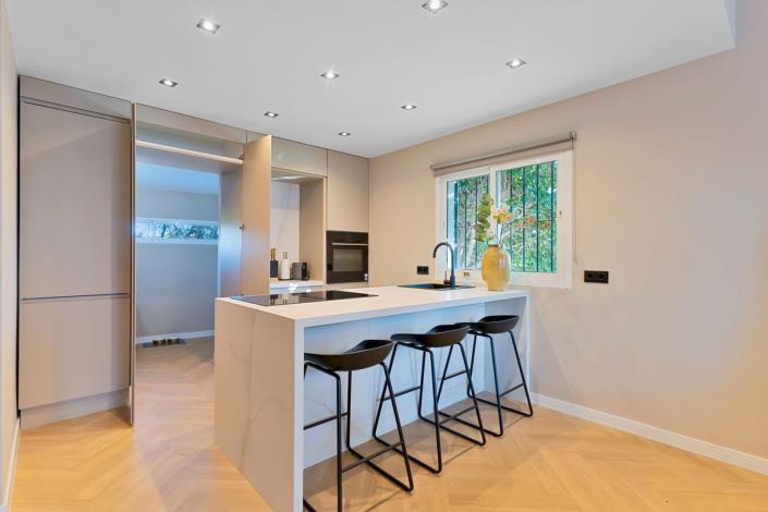 Image No.3-4 Bed Townhouse for sale