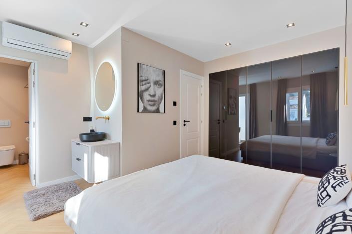 Image No.10-4 Bed Townhouse for sale