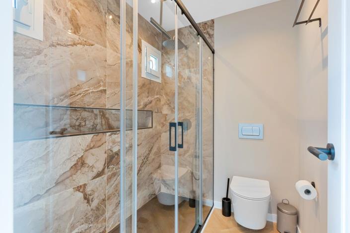 Image No.12-4 Bed Townhouse for sale