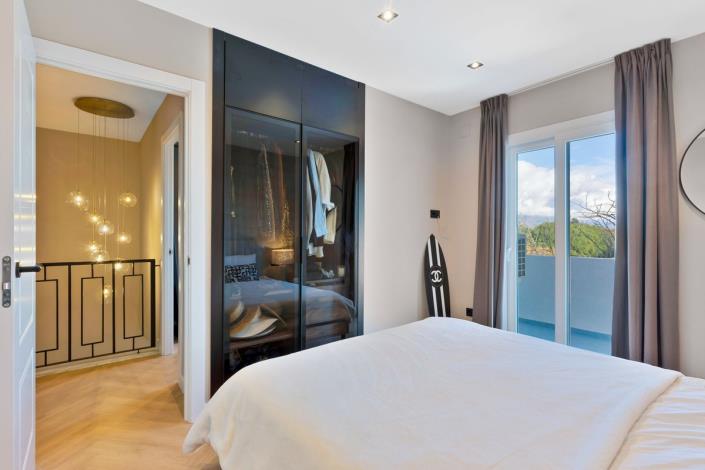 Image No.15-4 Bed Townhouse for sale