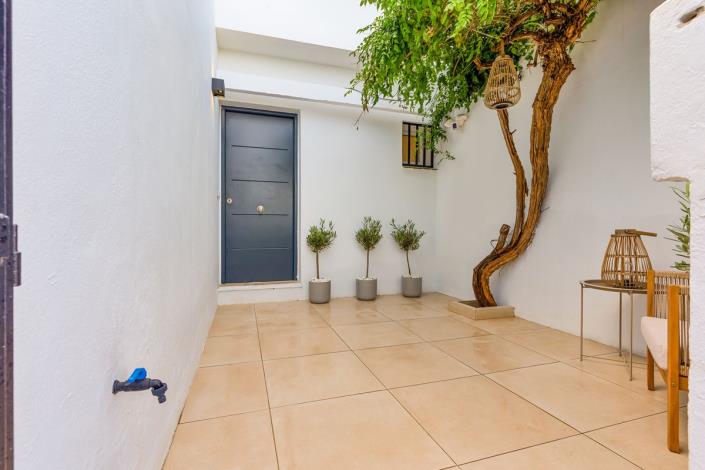 Image No.19-4 Bed Townhouse for sale