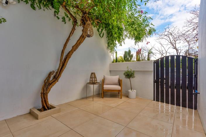 Image No.20-4 Bed Townhouse for sale