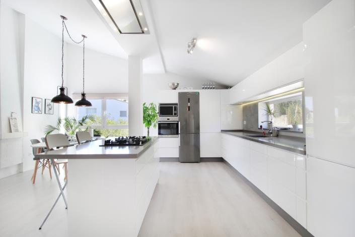 Image No.3-3 Bed House for sale