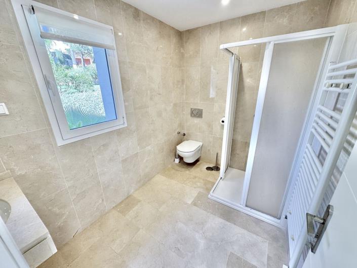 Image No.11-5 Bed Villa / Detached for sale