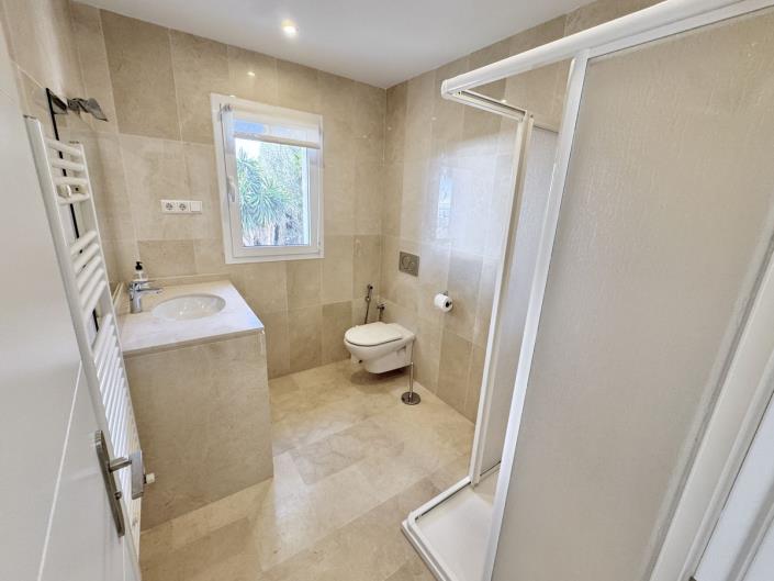 Image No.15-5 Bed Villa / Detached for sale