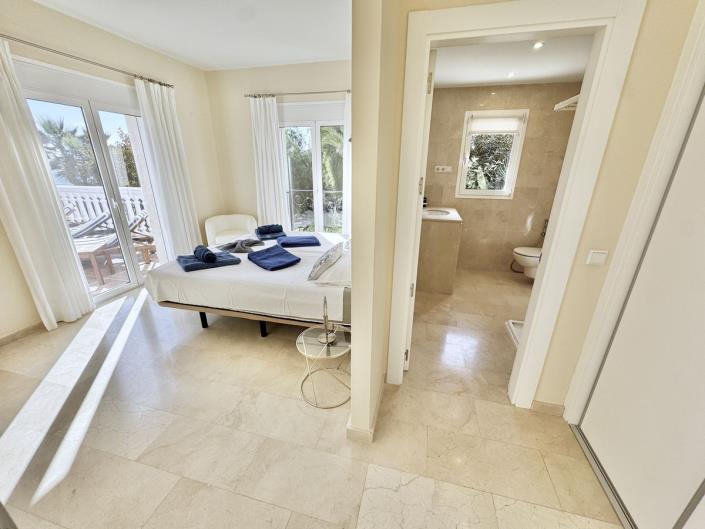 Image No.17-5 Bed Villa / Detached for sale