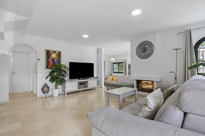 Image No.2-3 Bed House for sale