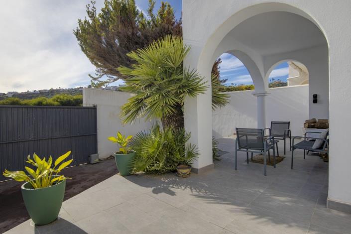 Image No.15-3 Bed House for sale