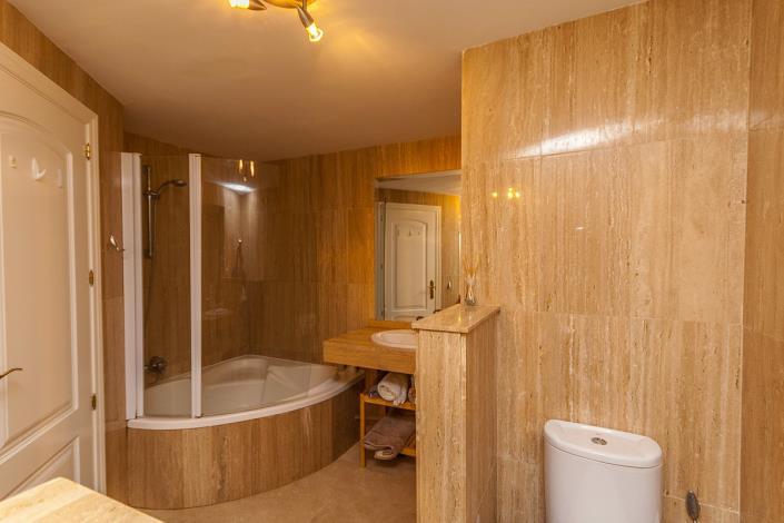 Image No.9-Appartement de 2 chambres à vendre à Elviria