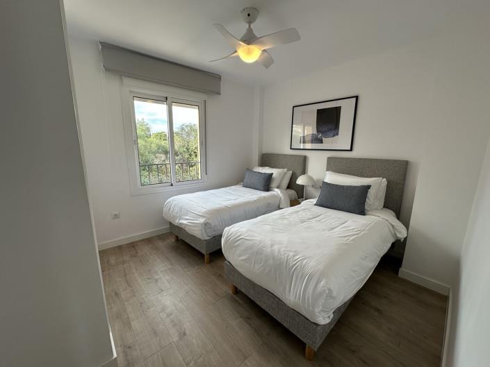 Image No.12-2 Bed Townhouse for sale