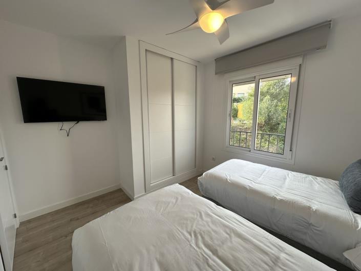 Image No.13-2 Bed Townhouse for sale