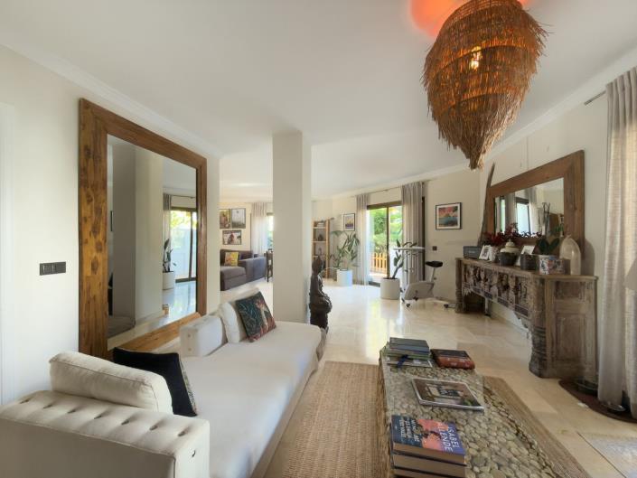 Image No.4-4 Bed Apartment for sale