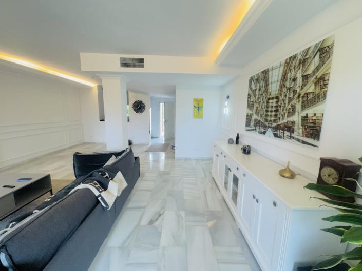 Image No.3-4 Bed Townhouse for sale