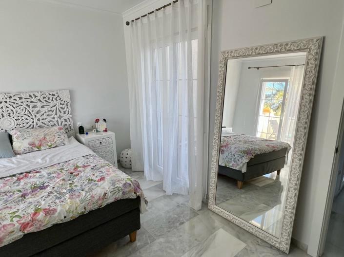 Image No.9-4 Bed Townhouse for sale