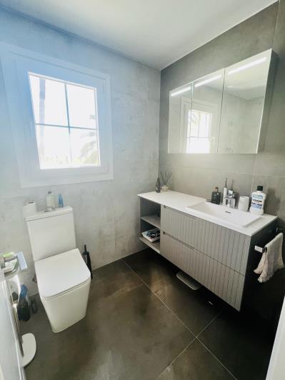 Image No.15-4 Bed Townhouse for sale