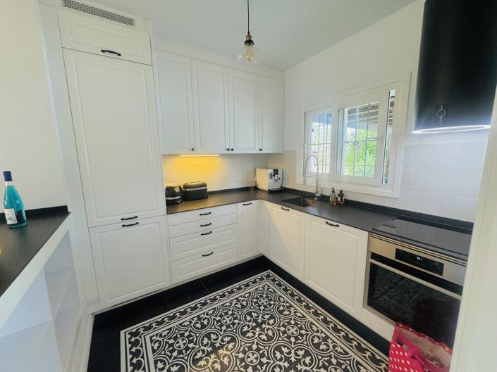 Image No.4-4 Bed Townhouse for sale