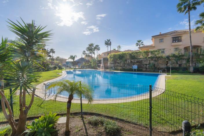 Image No.18-3 Bed House for sale