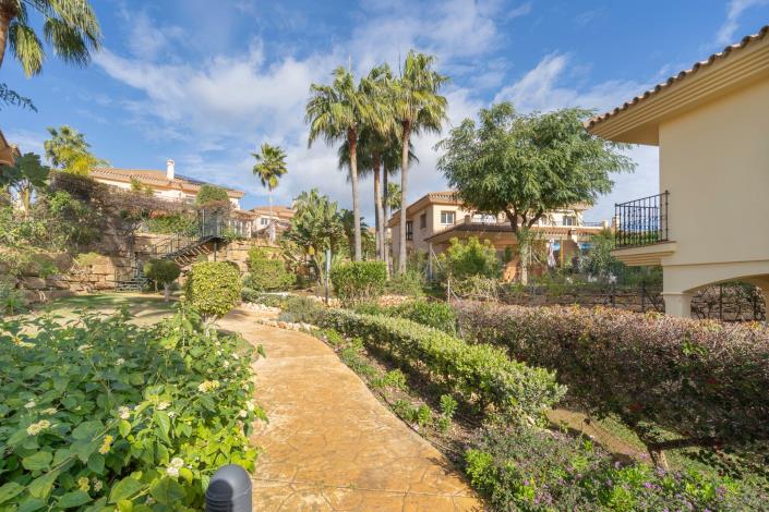 Image No.21-3 Bed House for sale