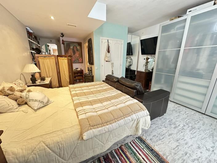 Image No.10-1 Bed Apartment for sale