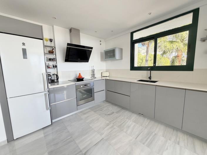 Image No.8-3 Bed Semi-Detached for sale