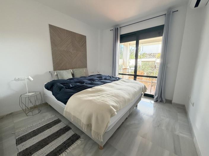 Image No.21-3 Bed Semi-Detached for sale