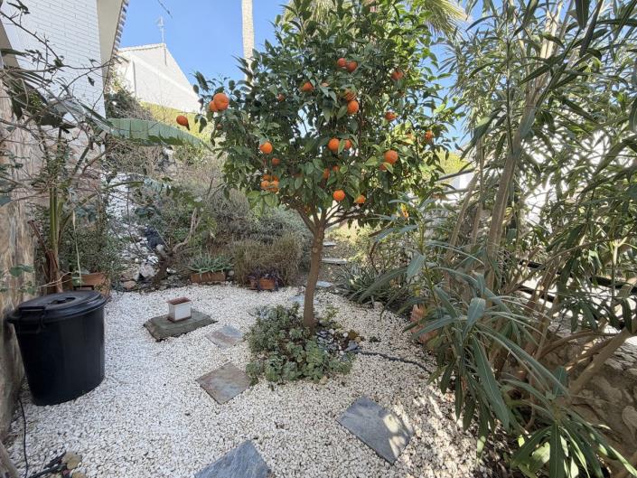 Image No.24-3 Bed Semi-Detached for sale