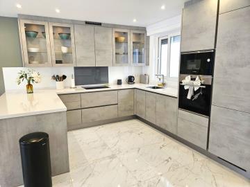 8-e64a9055bba3e77ac8aca3b893cdf826