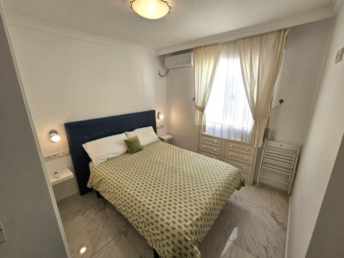 Image No.12-4 Bed Townhouse for sale