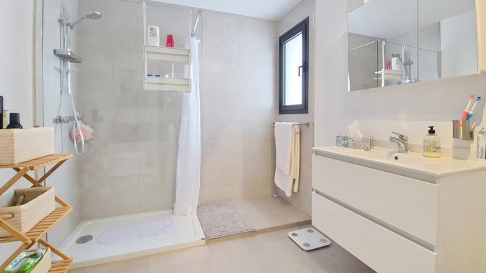 Image No.11-3 Bed Apartment for sale