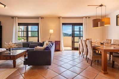 12-53013098fcab6c38b1379cd33298e050