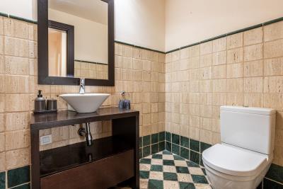 18-cc72f169493c096e712837ff5d8b6e41