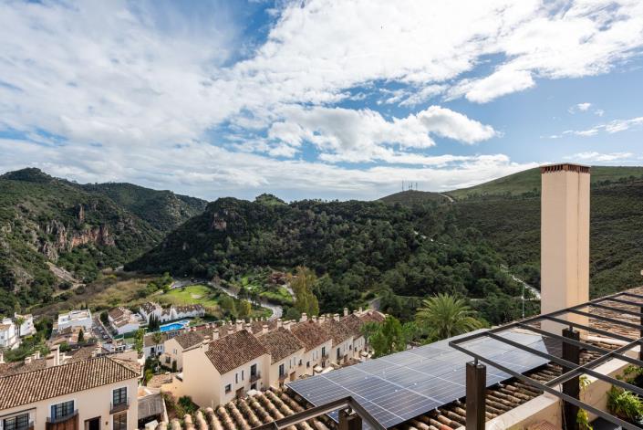 Image No.26-4 Bed Townhouse for sale